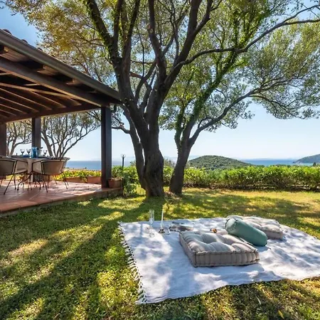 Panoramic At Kal'e Moru, Geremeas, Cagliari Villa *